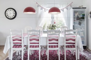 Free daily continental breakfast  - Landvetter BnB (Harryda)