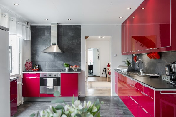 Free daily continental breakfast  - Landvetter BnB (Harryda)