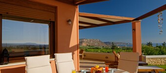 Cretan Vineyard Hill Villa Private Pool, Panoramic View, Beautiful Vineyard