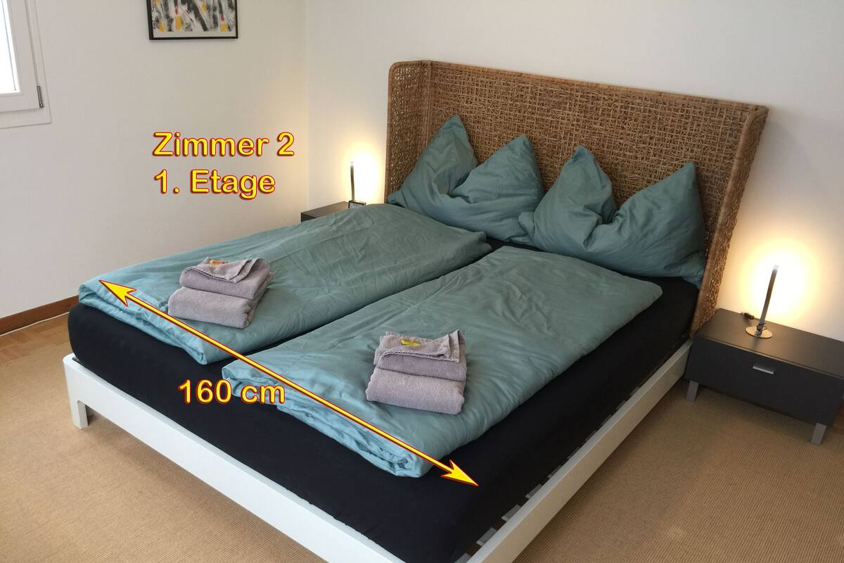 Comfort Double Room, 1 Queen Bed, Shared Bathroom, Garden Area | Room amenity