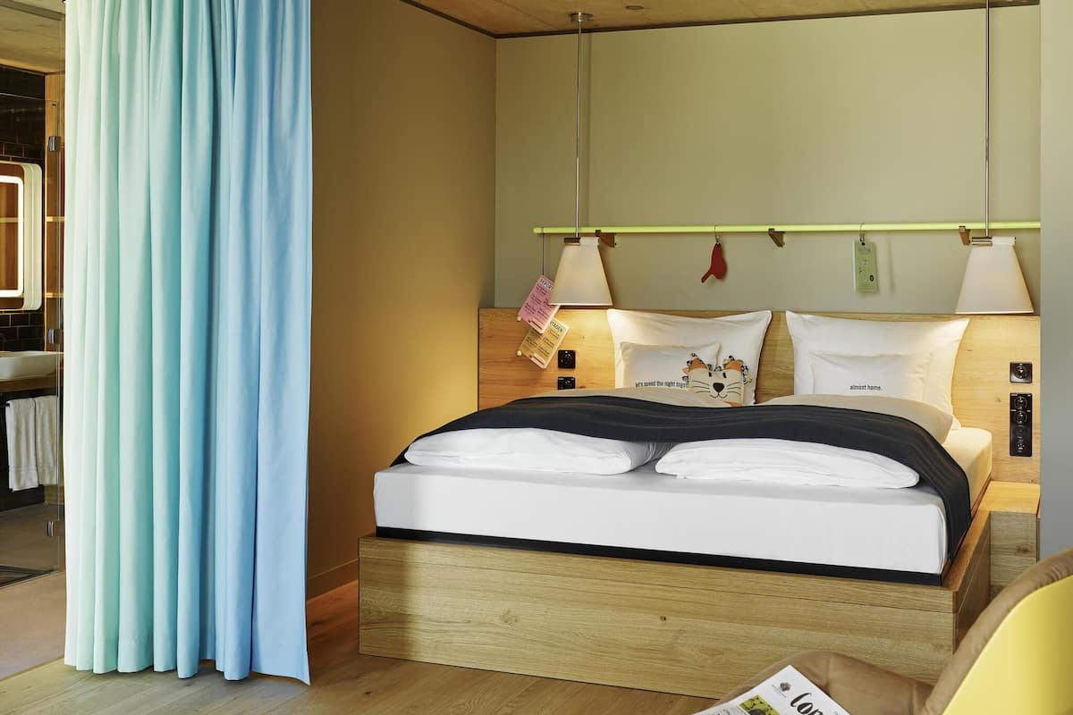 Trainspotting Suite | Down comforters, minibar, in-room safe, individually furnished