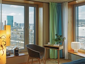 Down duvets, minibar, in-room safe, individually furnished - 25hours Hotel Zurich Langstrasse (Zürich)