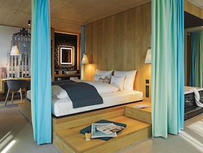 Plaza Suite | ผ้านวมขนเป็ด, มินิบาร์, ตู้นิรภัยในห้องพัก, ตกแต่งพิเศษโดยเฉพาะ