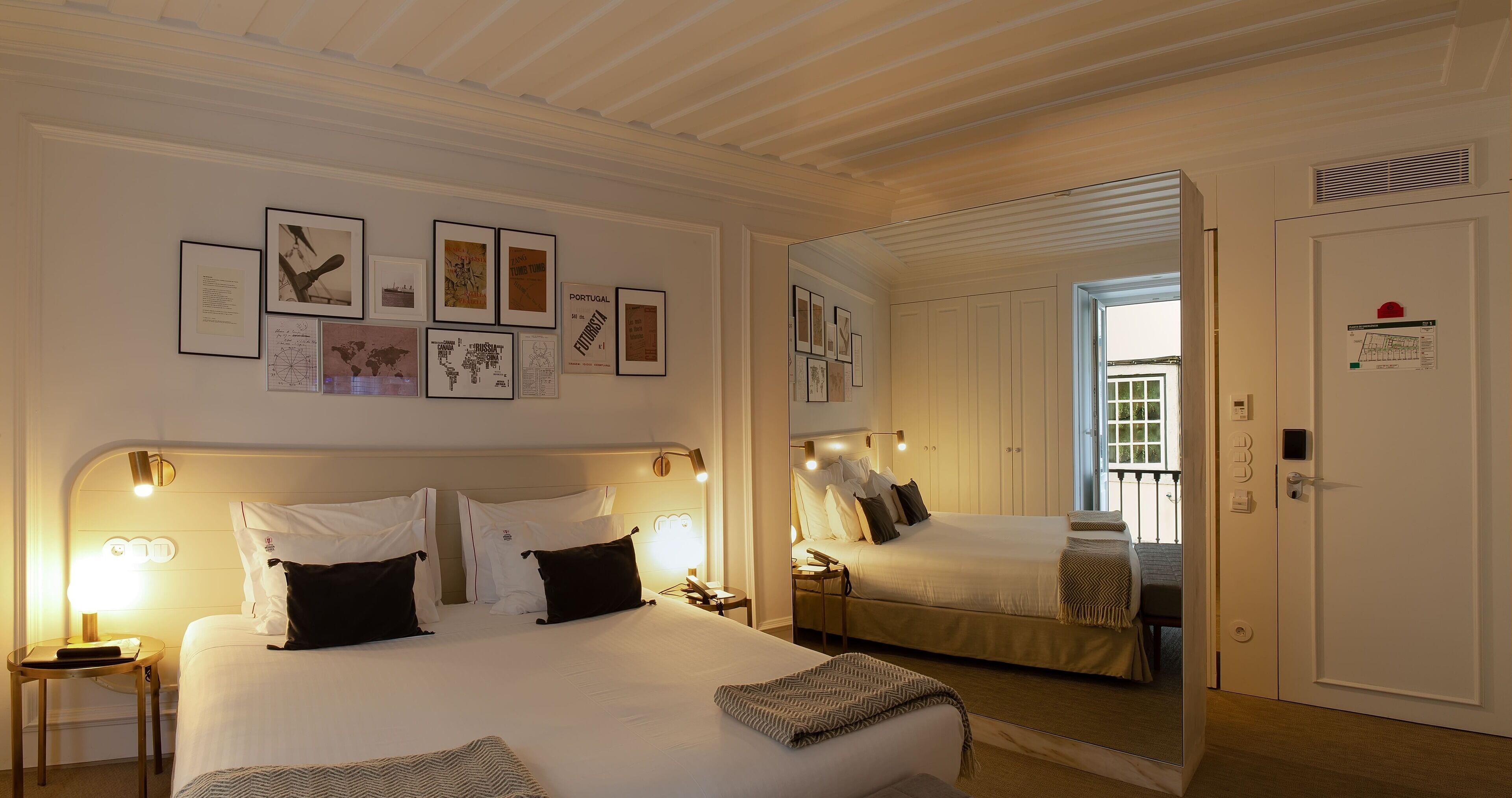 family room, connecting rooms | 1 bedroom, hypo-allergenic bedding, minibar, in-room safe