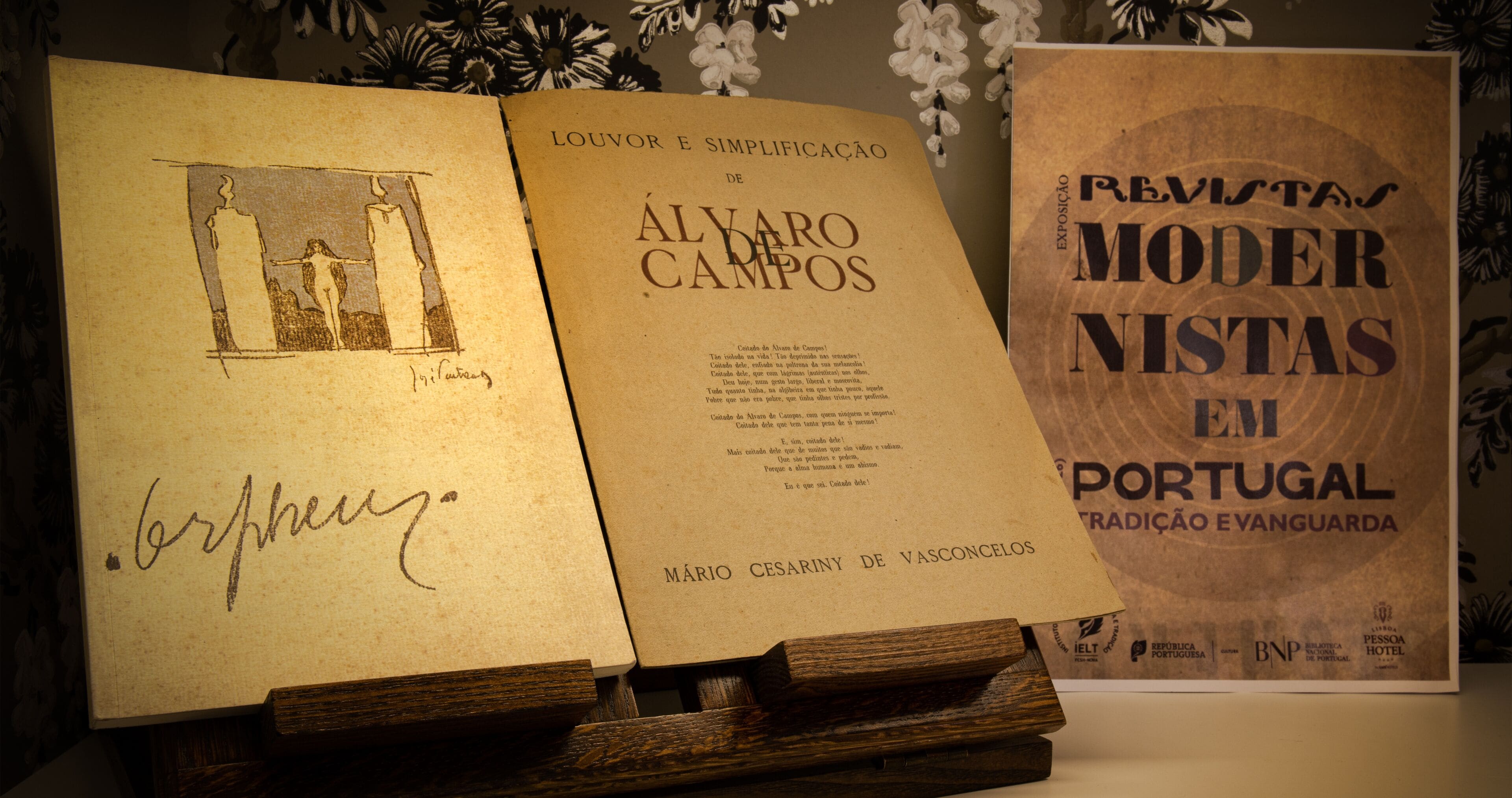 Een open boek met de titel 'Louvro e Simplificação de Álvarez Campos' van Mário Cesariny de Vasconcelos, met een handgeschreven notitie op de linkerpagina.