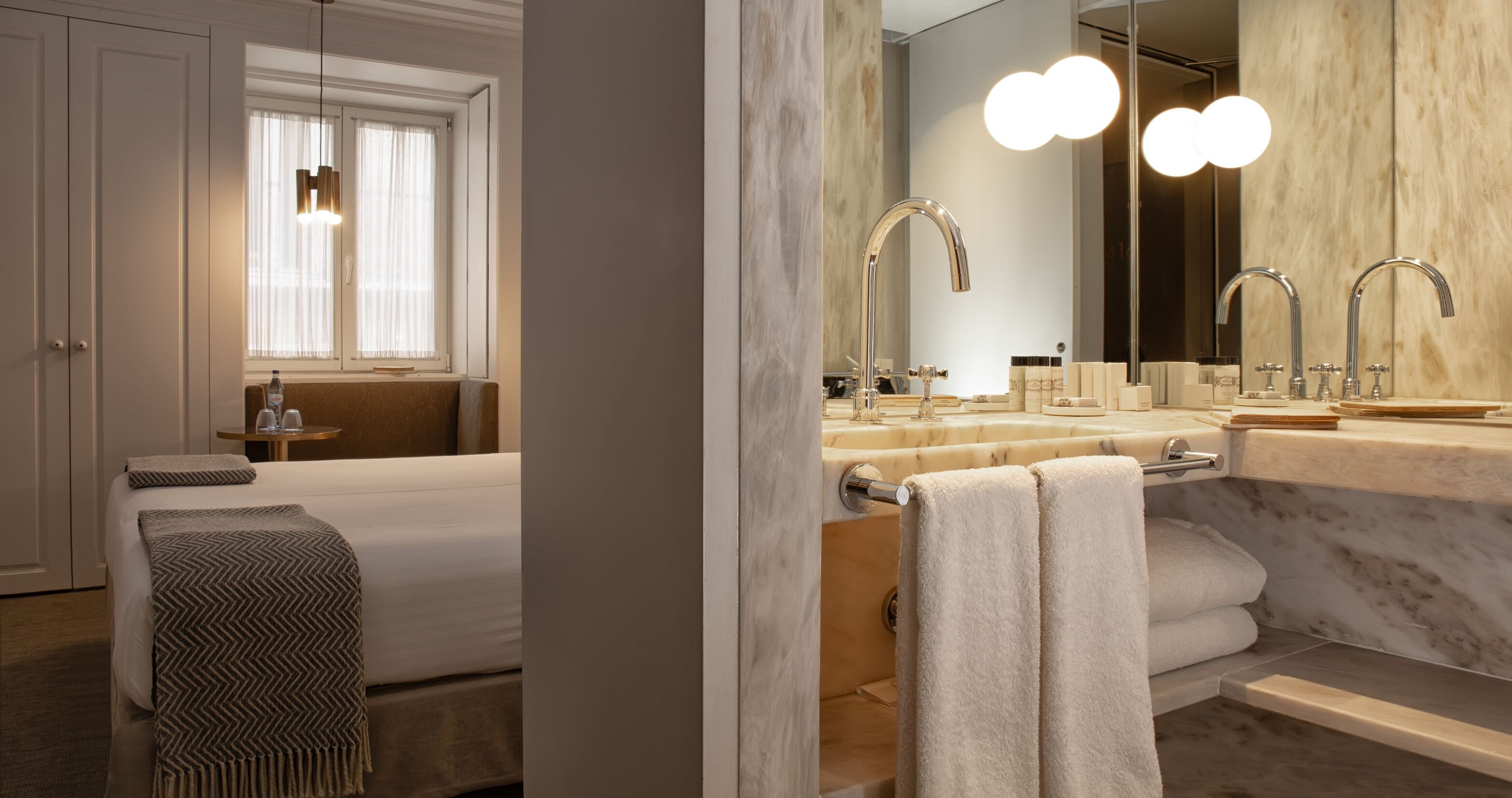 double room (small) | 1 bedroom, hypo-allergenic bedding, minibar, in-room safe