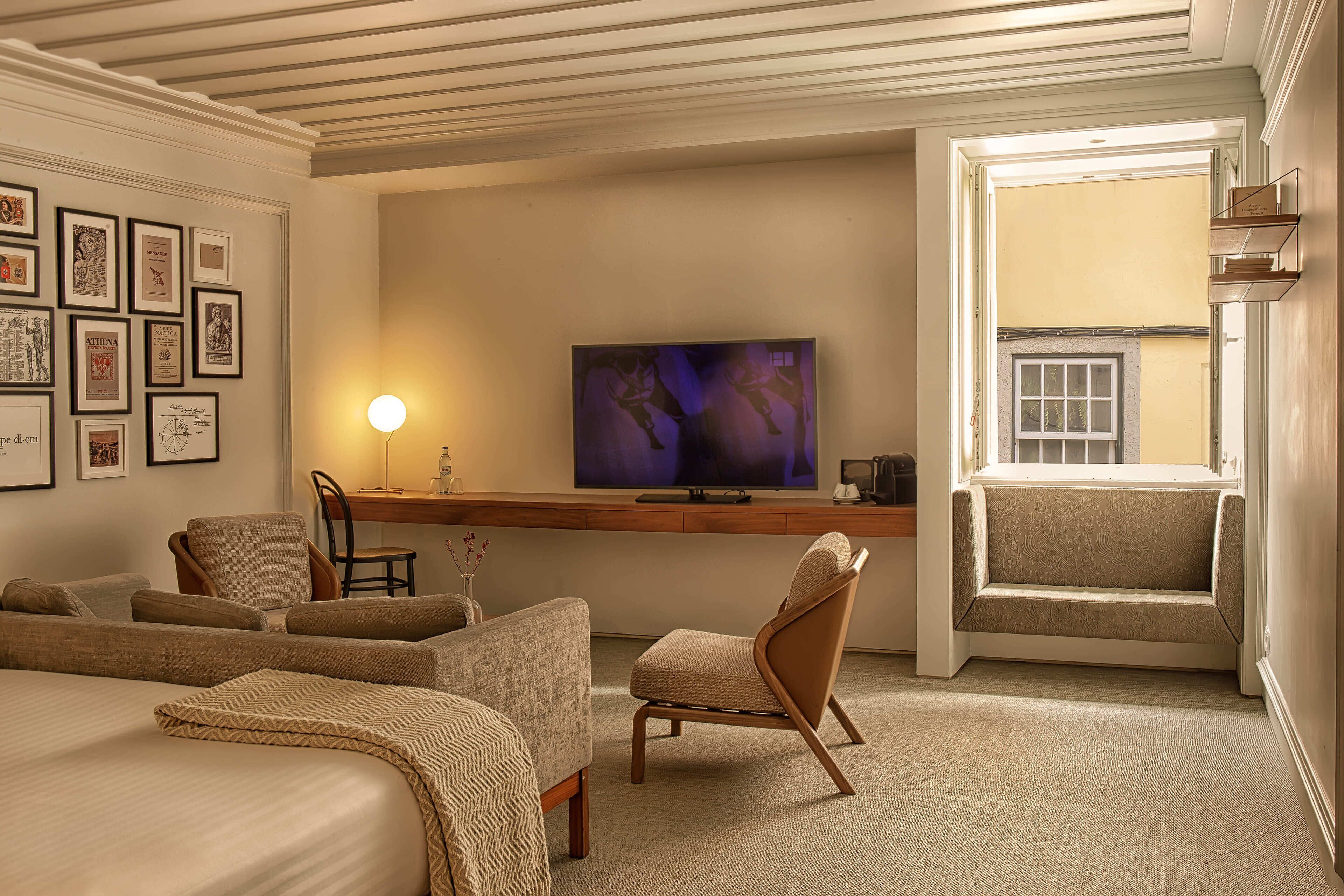 room (unique) | 1 bedroom, hypo-allergenic bedding, minibar, in-room safe