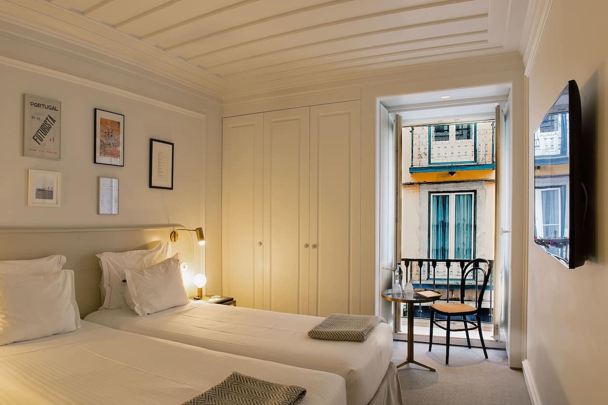 Literie hypoallergénique, minibar, coffres-forts dans les chambres