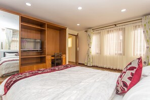 City Single Room, 1 Bedroom, Park View | 1 bedroom, desk, iron/ironing board, free WiFi