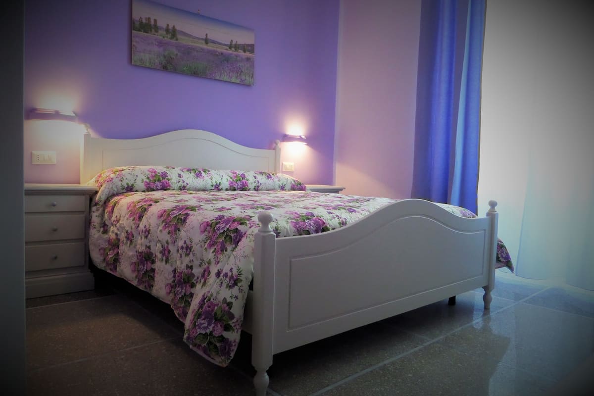 Tripla Superior, 1 camera da letto, vista città | Una cassaforte in camera, una scrivania, postazione laptop
