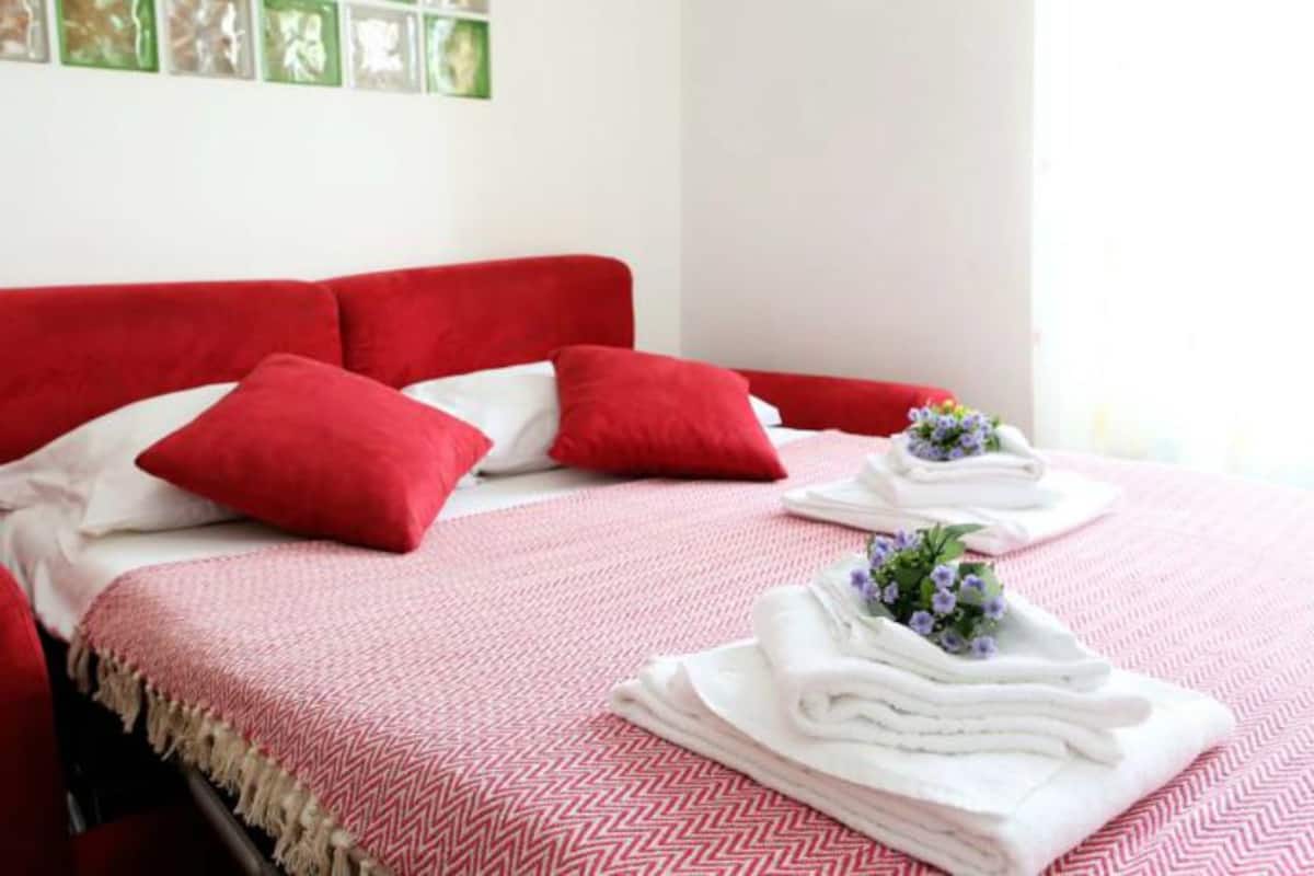 Apartamento, 1 quarto (Via delle Terme di Tito, 92) | Berços (sobretaxa), camas extras/dobráveis (sobretaxa)