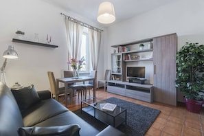 Apartment, 1 Schlafzimmer (Via Natale del Grande, 27) | Wohnzimmer | Flachbildfernseher