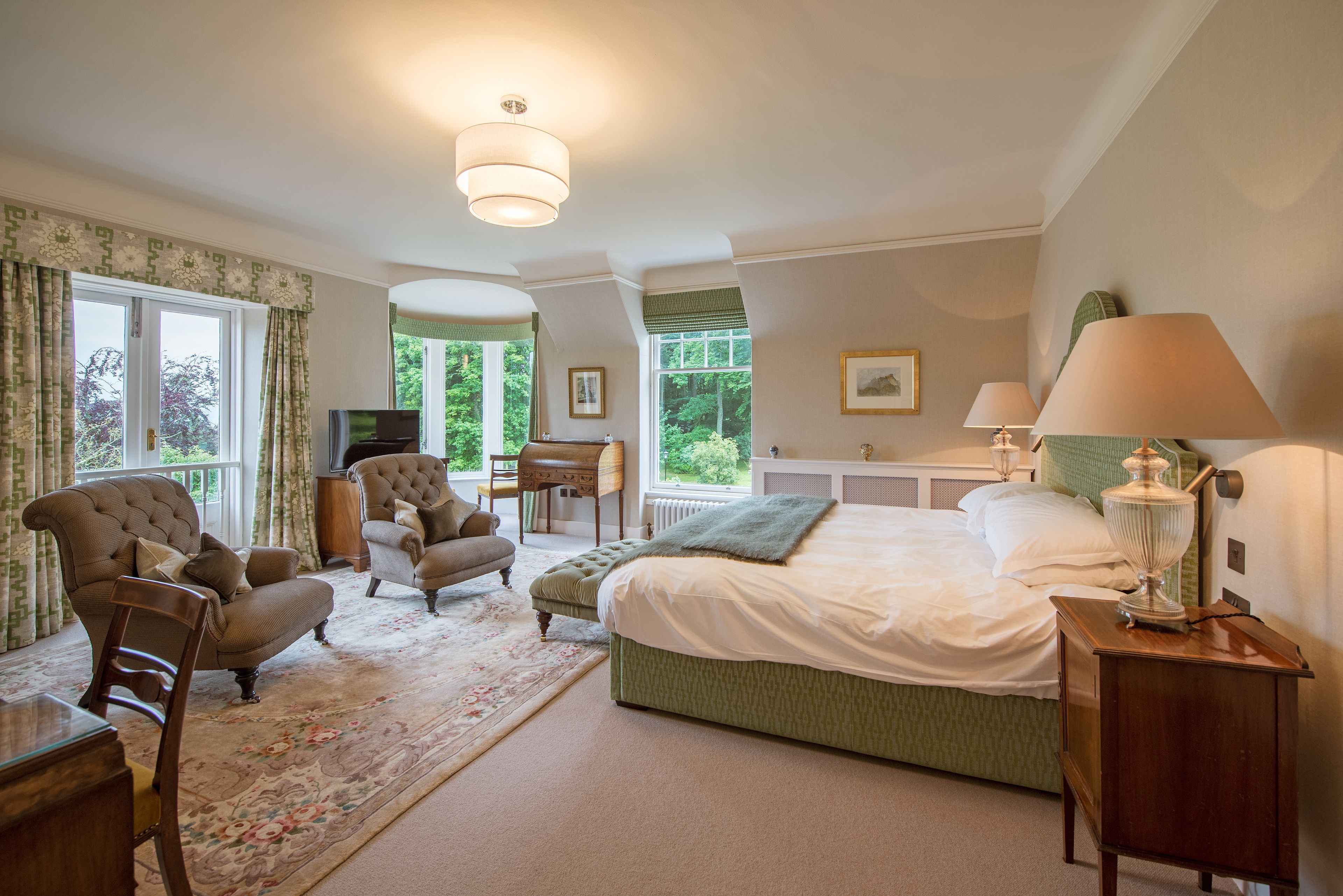 deluxe room | free wifi, bed sheets