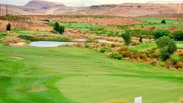 ハウス 4 ベッドルーム | ゴルフ