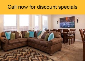 Casa, 4 habitaciones | Área de sala de estar | Televisión de pantalla plana y reproductor de DVD 