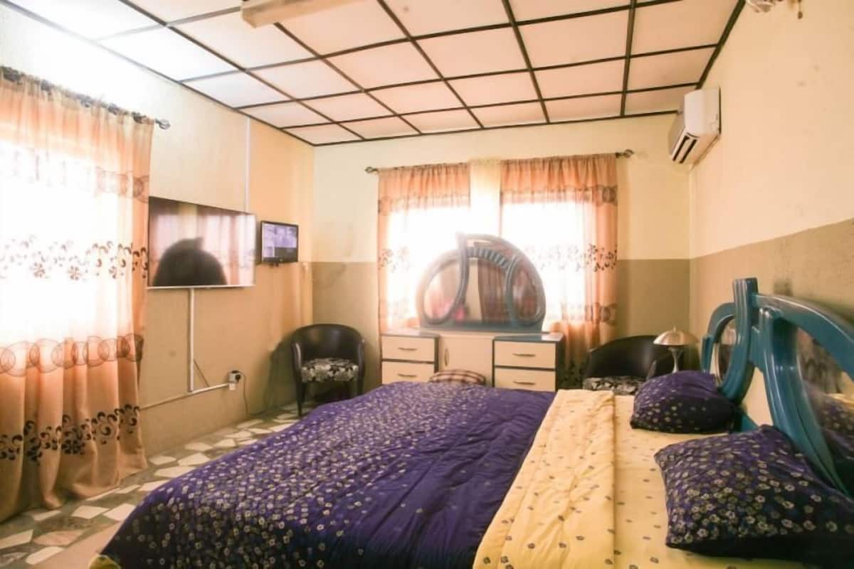 Penthouse Royal, 2 habitaciones | Escritorio, cortinas blackout, cunas gratuitas y wifi gratis
