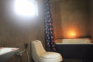 Standardzimmer, Poolblick | Badezimmer