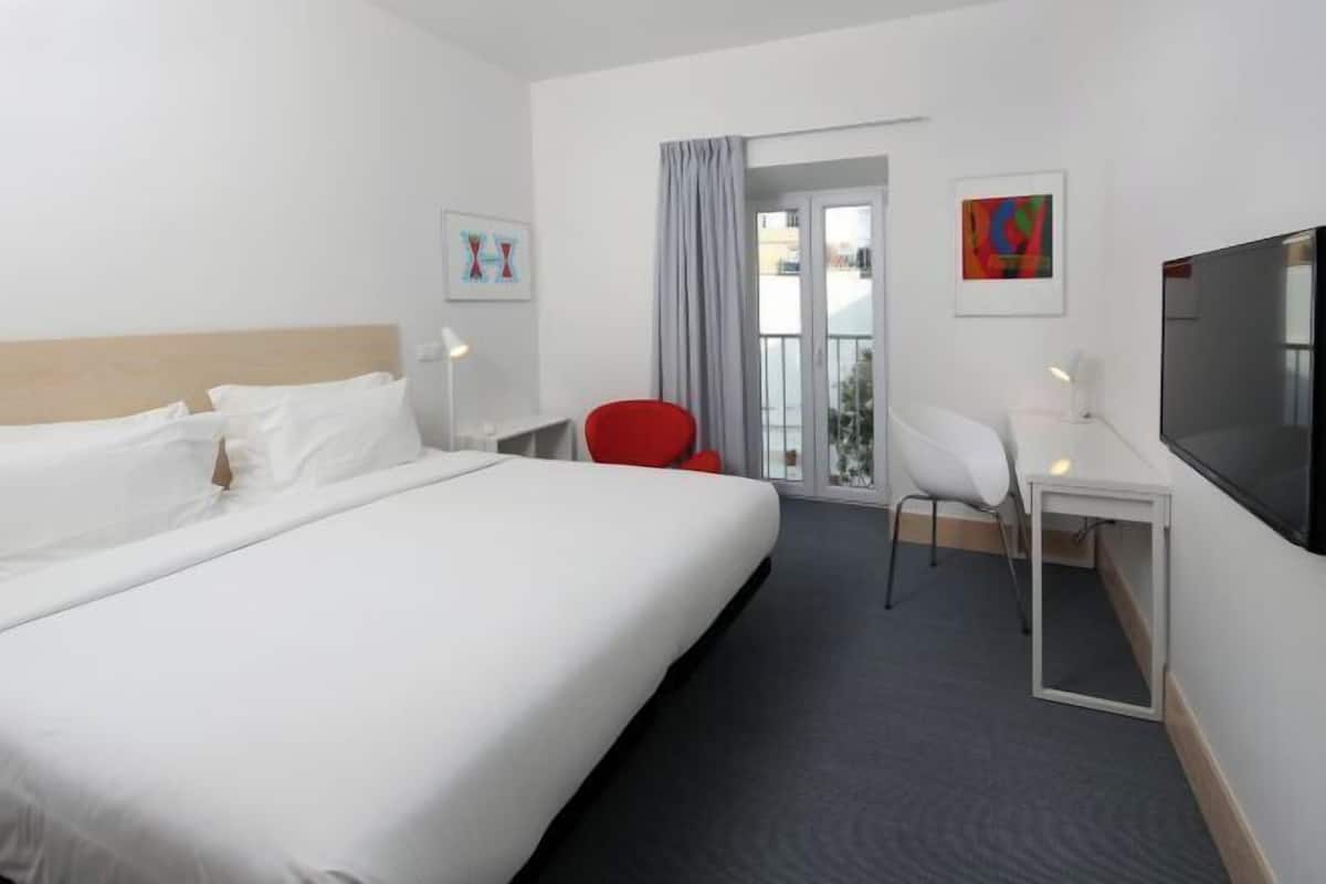 Minibar, in-room safe, blackout curtains, soundproofing