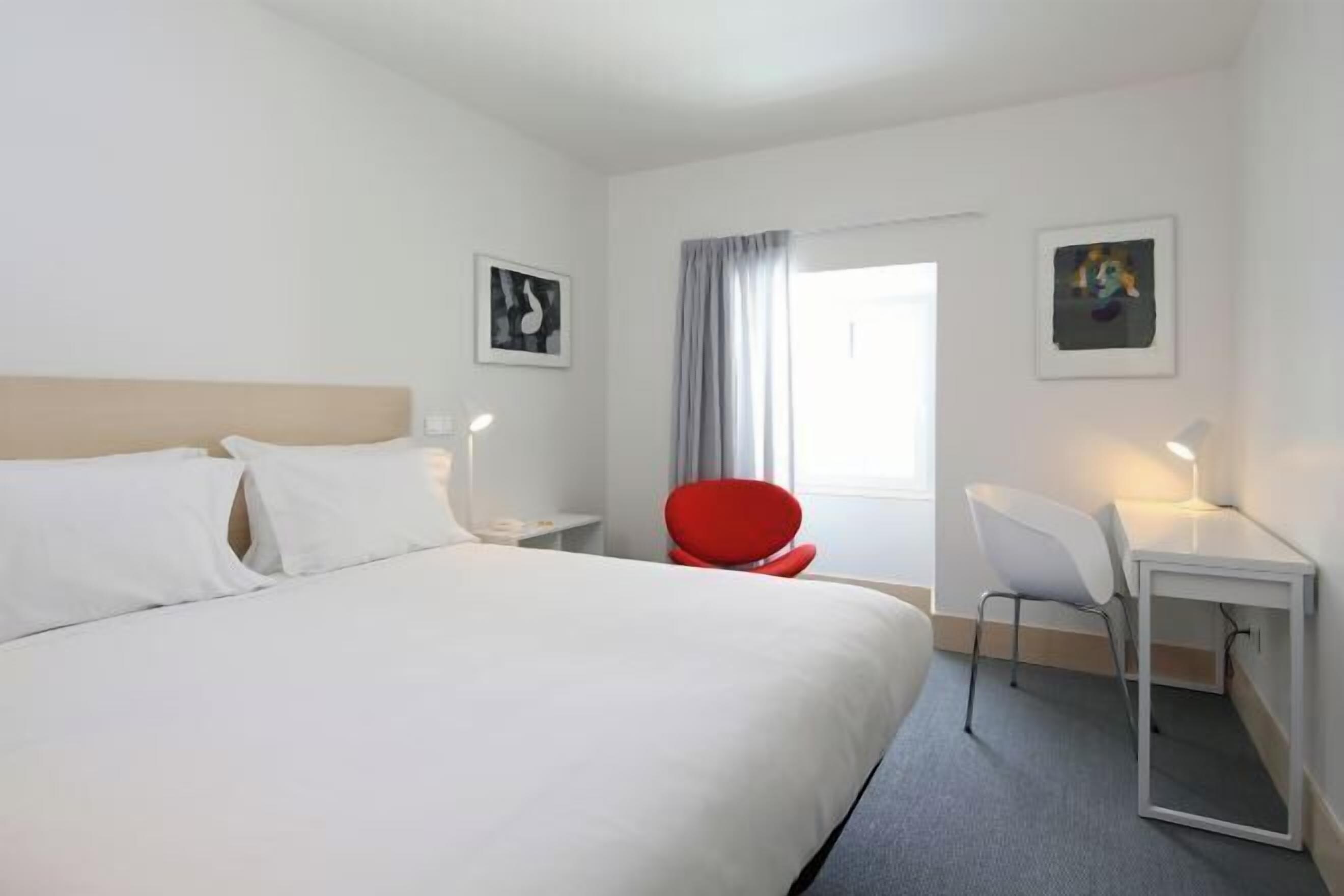 Minibar, in-room safe, blackout drapes, soundproofing