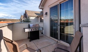 House, 3 Bedrooms, Mountain View | Balcony