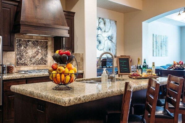 House, 4 Bedrooms | Private kitchen | Fridge, microwave, stovetop, dishwasher