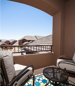 ハウス 4 ベッドルーム | バルコニー