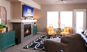 House, 4 Bedrooms | Living area