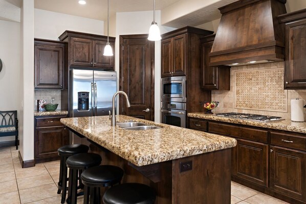 House, 3 Bedrooms | Private kitchen | Fridge, microwave, oven, dishwasher - Lost Spring (Washington)