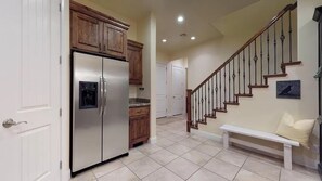 House, 4 Bedrooms, Pool View | Private kitchen | Fridge, microwave, oven, stovetop