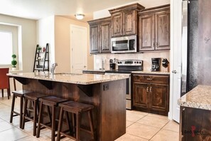 House, 3 Bedrooms | Private kitchen | Fridge, microwave, coffee/tea maker