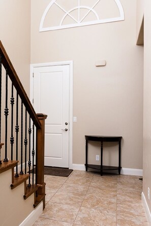 House, 3 Bedrooms | Hallway