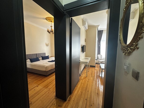 1 bedroom, Egyptian cotton sheets, premium bedding, down comforters - Tepe Palas Hotel Taksim (Istanbul)