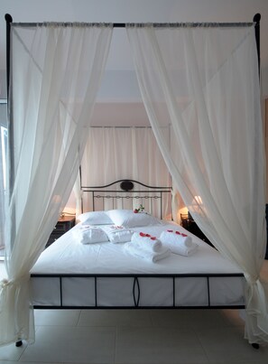 Studio Upper floor 2 people | In-room safe, soundproofing, free WiFi, bed sheets - Anatoli Hotel (Kithira)