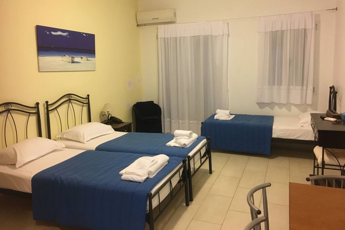 In-room safe, soundproofing, WiFi (free), bed sheets