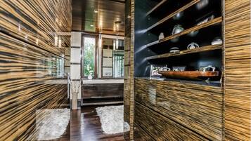 Luxury Villa, 4 Bedrooms | Room amenity
