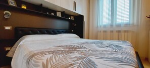 Standard Double Room | Hypo-allergenic bedding, pillow-top beds, minibar, desk - Villa Ginevra (Porto Cesareo)