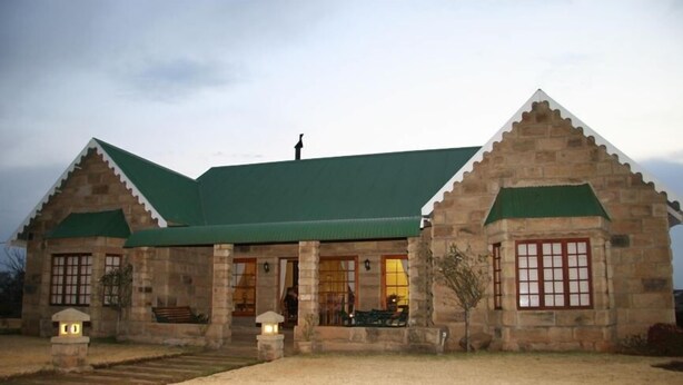 Front of property - Fouriesburg Country Inn (Fouriesburg)