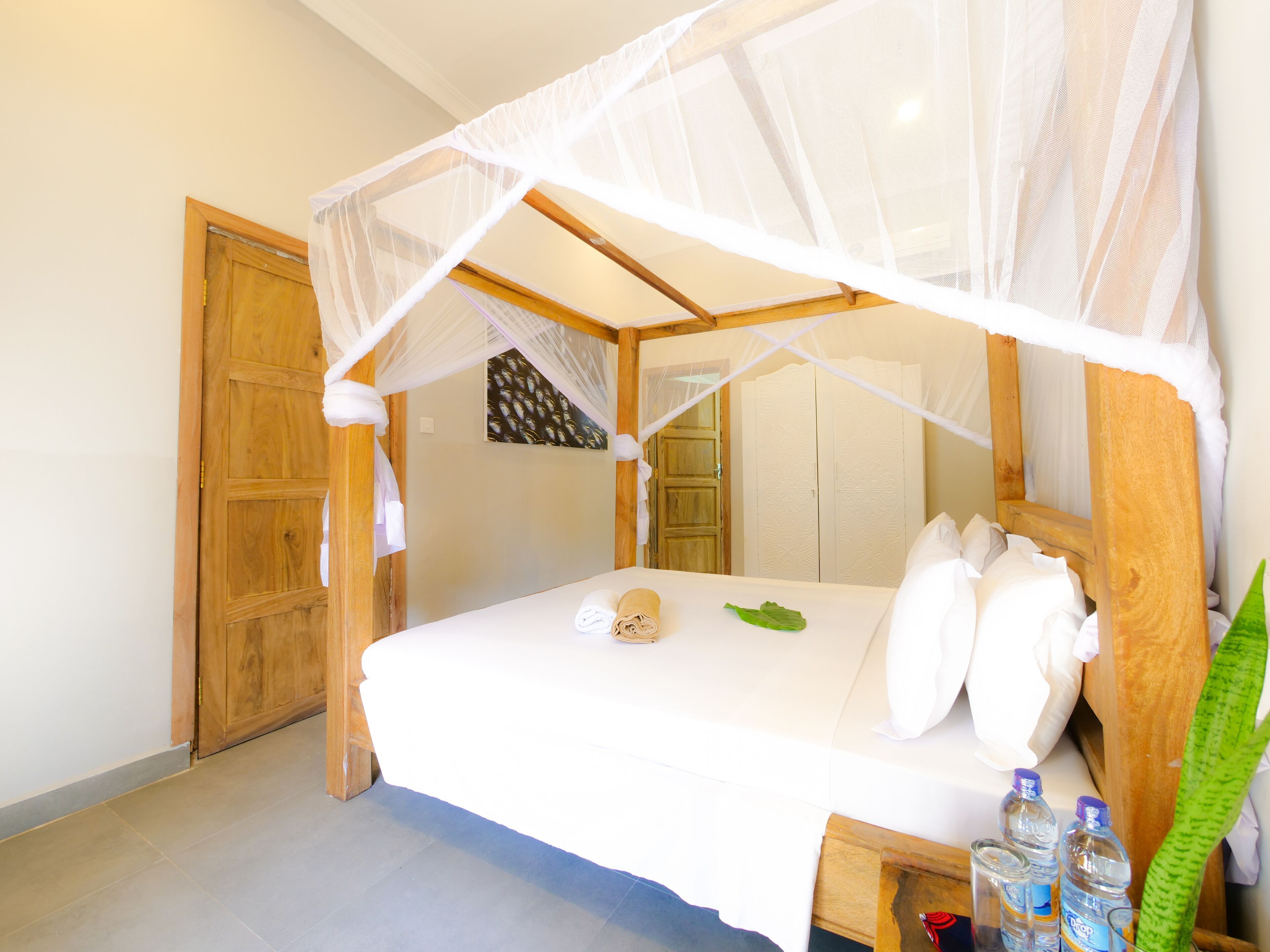 In-room safe, individually furnished, soundproofing, free WiFi