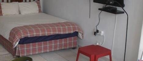 1 bedroom, desk, iron/ironing board, bed sheets