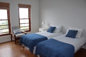 3 bedrooms, desk, iron/ironing board, free WiFi - Boulders Beach House (Cape Town)