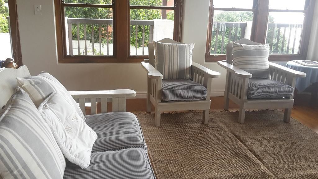 Three-bedroomed holdiday home  | Living area | Flat-screen TV