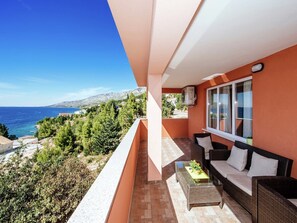 Terrace/patio - Apartment in Starigrad near the Sea (Starigrad Paklenica)