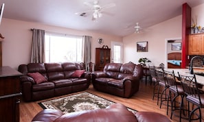 House, 3 Bedrooms | Living area