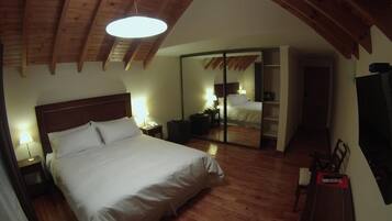 Minibar, in-room safe, desk, soundproofing