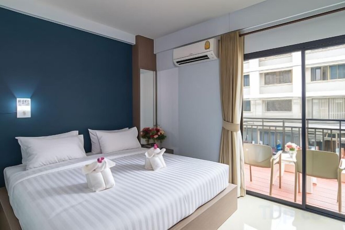 In-room safe, desk, blackout drapes, WiFi (free)