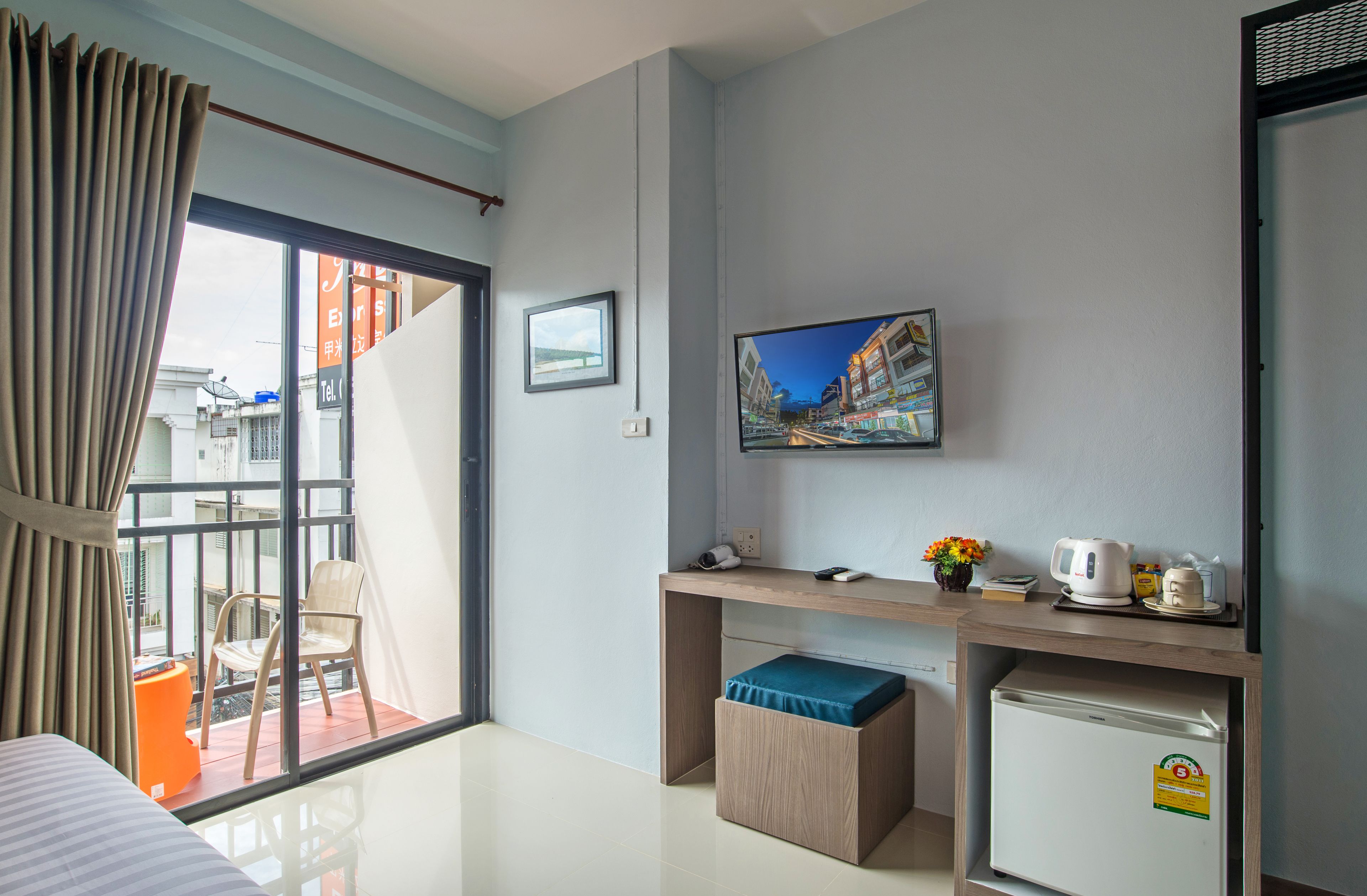 1 bedroom, in-room safe, desk, blackout curtains