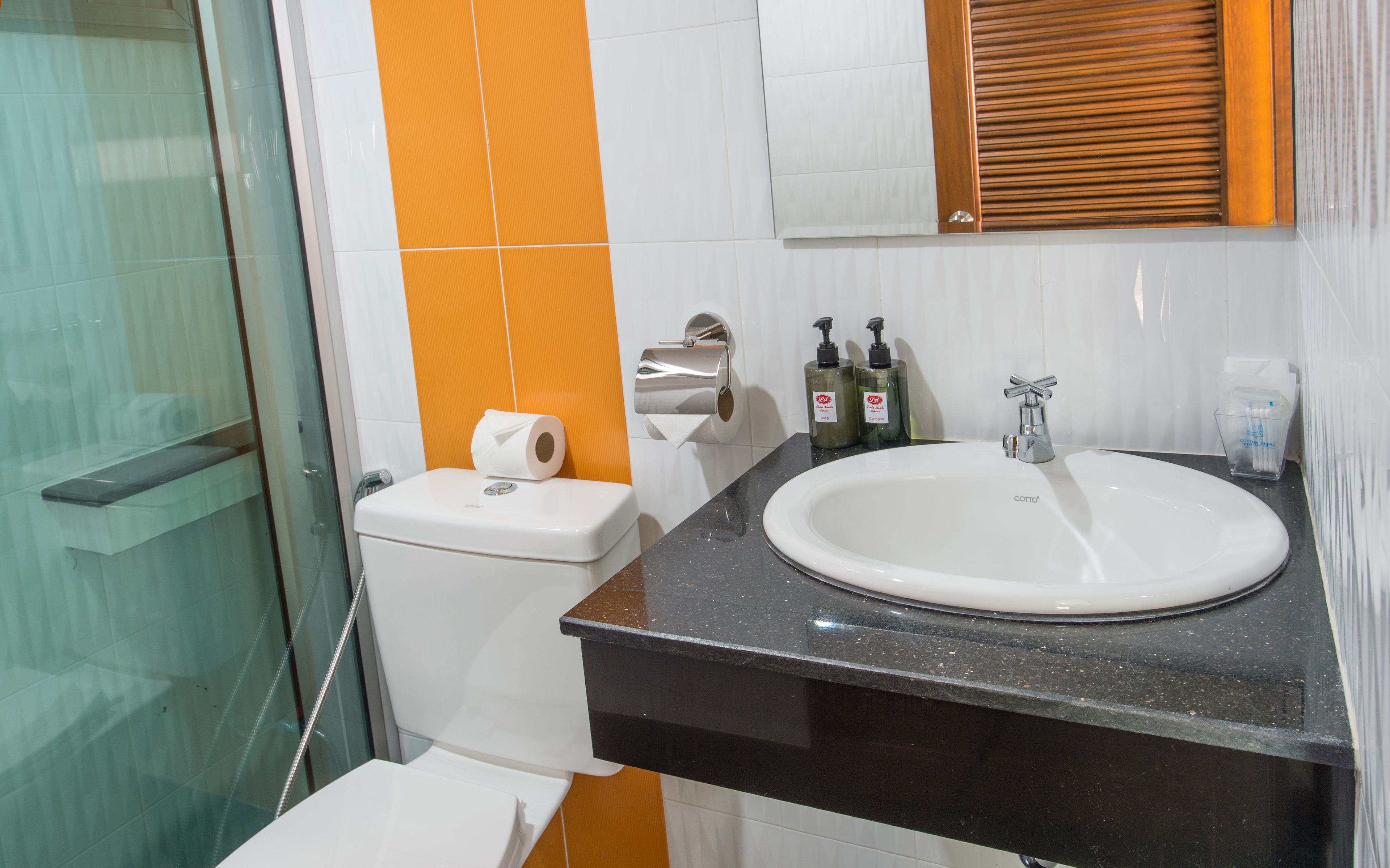 superior twin room  | 1 bedroom, in-room safe, desk, blackout curtains