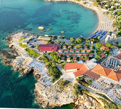 Maya Bistro Hotel Beach