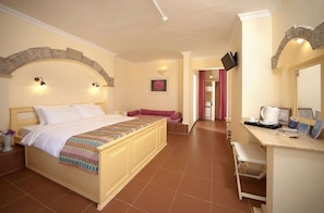 1 bedroom, Egyptian cotton sheets, premium bedding, minibar
