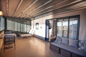 Kahden hengen panoraamahuone, merinäköala | Terassi/patio